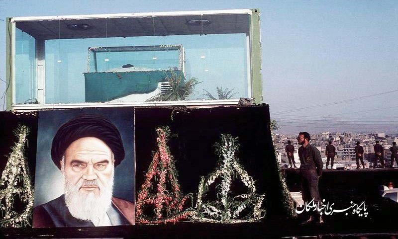 بوسه‌ای از گونه امام (ره) آخرین یادگاری یک رزمنده از پیر جماران شد