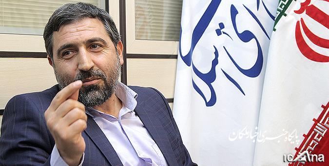 فرش بافی در استان آذربایجان شرقی به ویژه در شهرستان‌ها و روستاهای کوچک بسیار شایع بوده و اشتغال‌زایی بسیار بالایی هم دارد