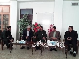 بمناست هفته دفاع مقدس هیات رئیسه دانشگاه های آزاد اسلامی و پیام نور ملکان با فرمانده سپاه دیدار کردند