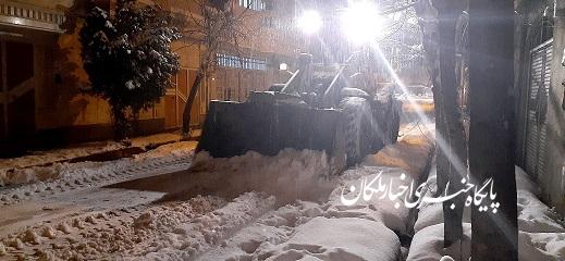 گزارش تصویری اخبار ملکان از برف روبی معابر عمومی شهر ملکان توسط کارگران زحمت کش شهرداری