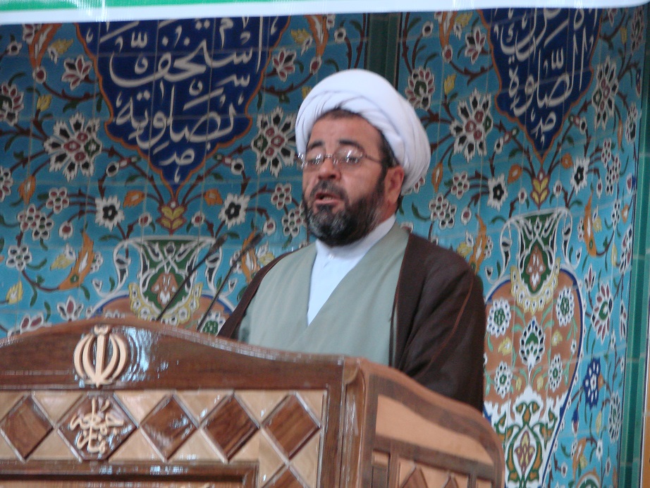 توصیه امام جمعه ملکان به قضات:برخورد مناسب و گوش دادن با حوصله به حرف متهمان،تصویرسازی مناسب در افکار عمومی و تلاش در جهت منجر به صلح پرونده های خانوادگی!