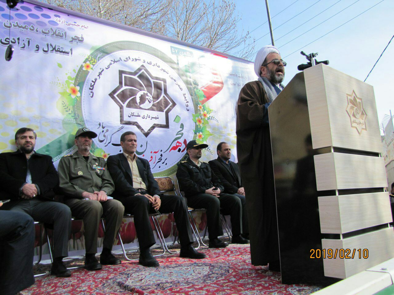برخی دستها و قلم ها خدمات گسترده نظام جمهوری اسلامی را نادیده گرفته و همسو با اسرائیل می نویسند
