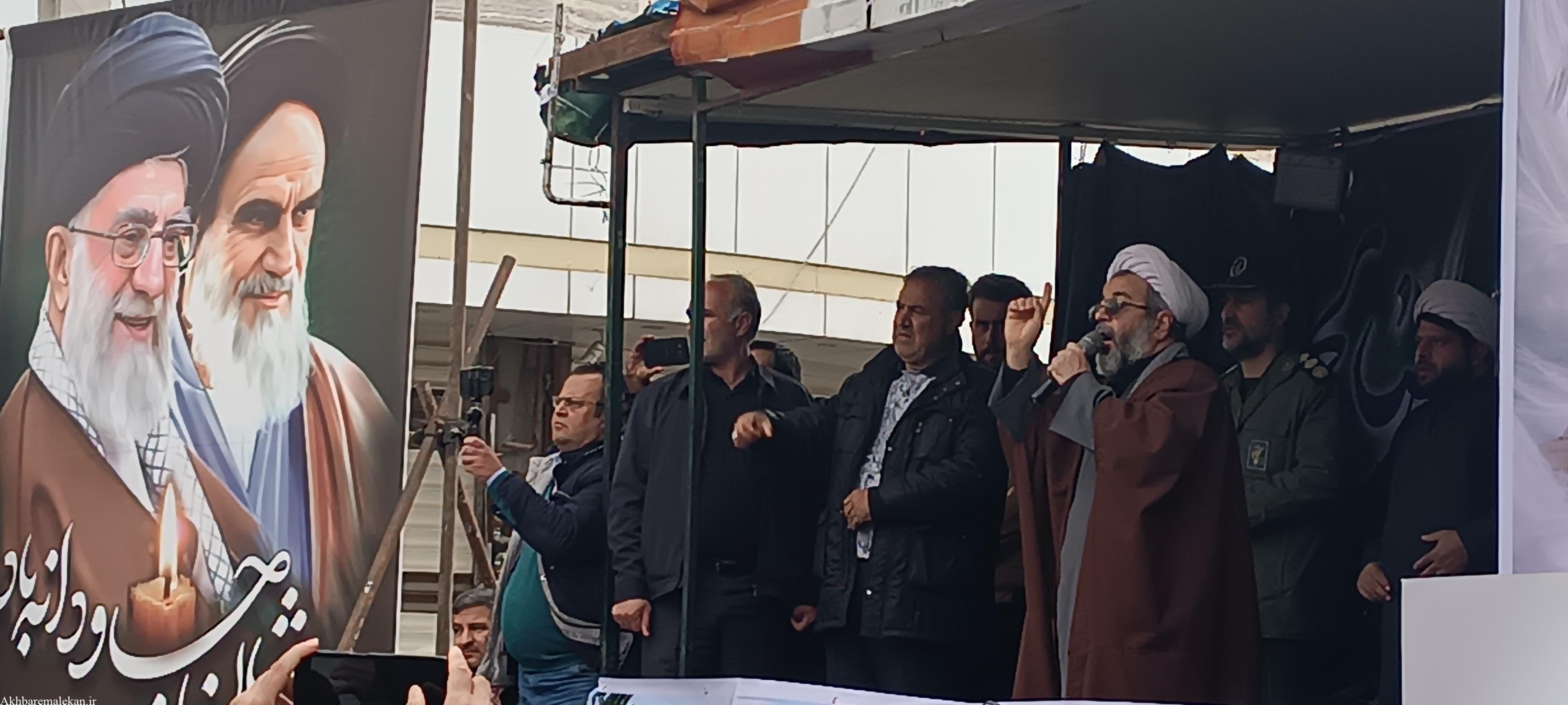 ملت ایران همانند حضور در زمان حیات رهبر شهید؛ از این پس نیز در صحنه در خدمت رهبر جدید خود خواهند بود