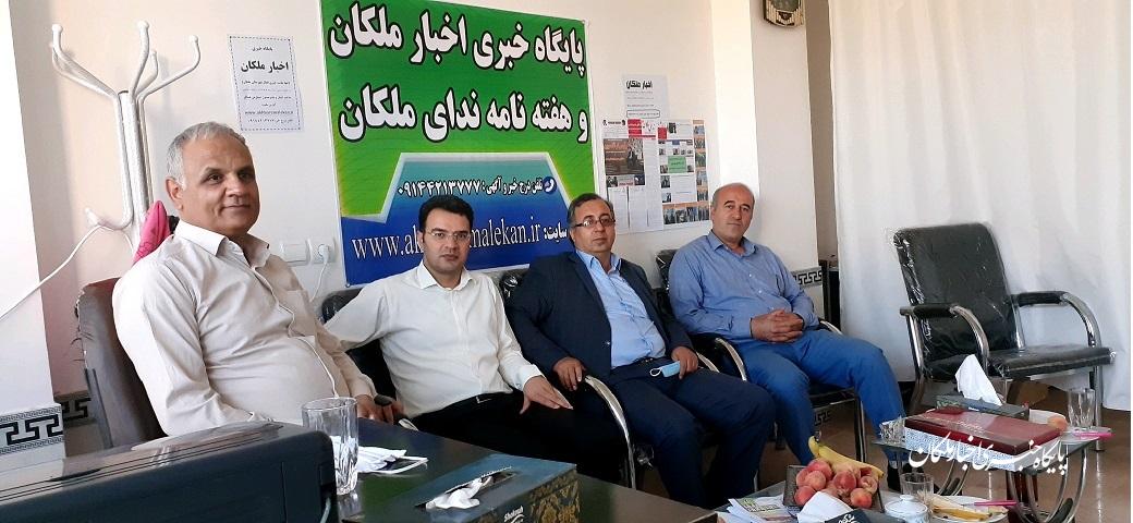 بازدید رئیس دانشگاه آزاد اسلامی ملکان از دفتر پایگاه خبری اخبار ملکان و نشریه ندای ملکان