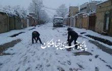 خوشحالی مردم ملکان از بارش اولین برف زمستانی/رئیس اداره راهداری ملکان:همه جاده های شهری و روستایی باز است
