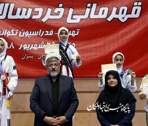 برگزاری مراسم تجلیل از فاطمه باقرزاده قهرمان مسابقات تکواندوی خردسالان کشور در اداره آموزش و پرورش این شهرستان