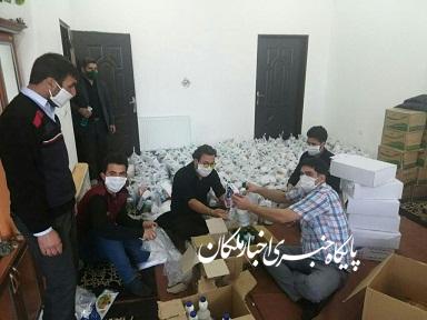 راه اندازی کارگاه تولید ماسک و توزیع روزانه ۵۰۰ ماسک رایگان در بخش لیلان/توزیع ۵۰۰ بسته مواد غذایی در بین نیازمندان لیلان