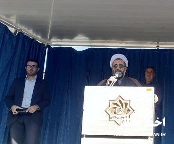 شهدای عزیز با خون خود درخت تنومند انقلاب اسلامی را آبیاری کردند