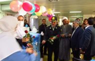 اهدای شاخه گل فرماندار به پرستاران بیمارستان فارابی ملکان