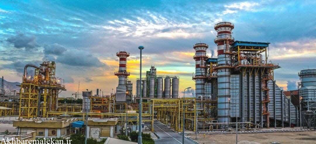 بیش از ۲۰۲۷ مگاوات طرح نیروگاهی تا اوج بار ۱۴۰۴ به مدار می آید
