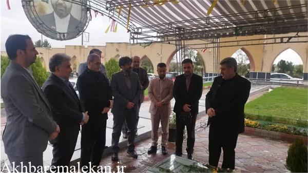 ادای احترام مدیرکل فرهنگ و ارشاد اسلامی استان به استاندار شهید