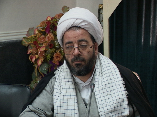 انتقاد امام جمعه ملکان از بی توجهی برخی بانک ها و سازمان های آب و برق و گاز به مصوبه ستاد کشوری مقابله با کرونا