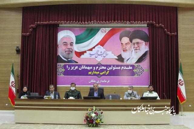 مردم عزیز شهرستان ملکان به گونه ای مدیریت کنند که هم به کسب و کارشان لطمه نخورد و هم موارد بهداشتی را رعایت کنند