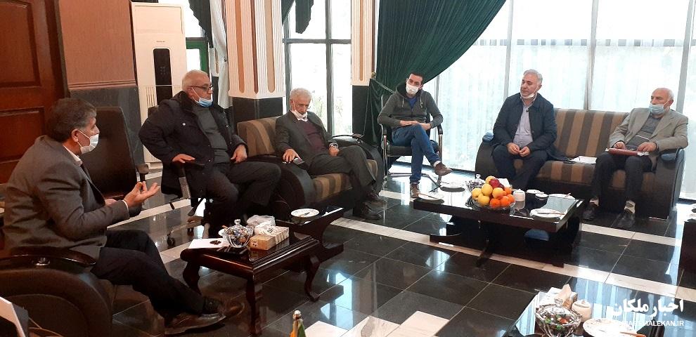 کار خرید توافقی کشمش باغداران شهرستان ملکان توسط صندوق حمایت از توسعه بخش کشاورزی استان از فردا آغاز می شود
