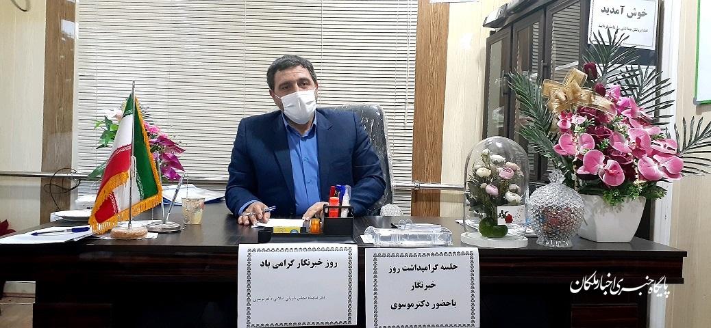 با صراحت اعلام می کنم بنده از مسئولینی که با مردم نباشند و به بهانه های مختلف به مردم خدمت نکنند حمایت نخواهم کرد/خبرنگاران در صف مقدم جنگ با دشمن هستند