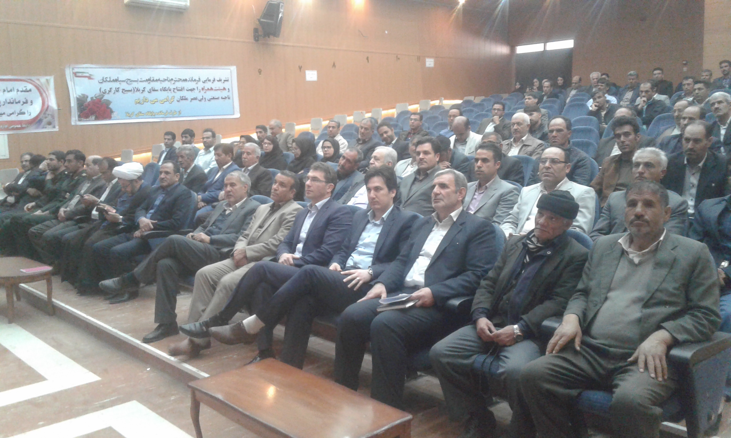 در مراسم گرامیداشت روز کارگر،از کارفرمایان و کارگران نمونه شهرستان ملکان تجلیل به عمل آمد