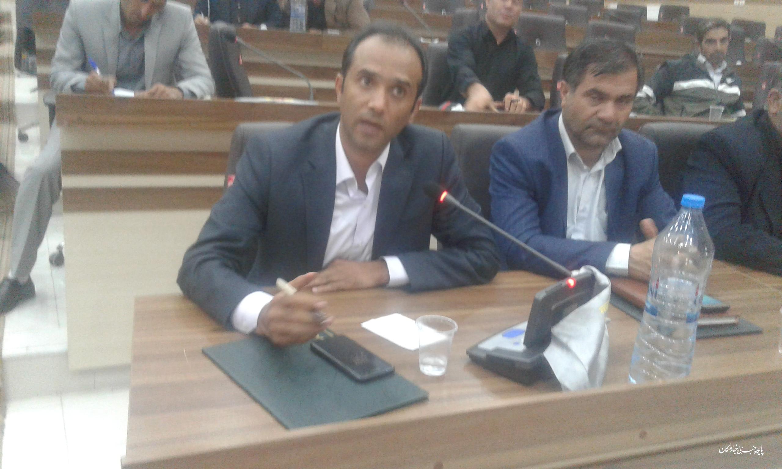 آغاز طرح ایمن سازی مدارس شهر ملکان توسط توسط کارشناسان آتش نشانی شهرداری این شهر