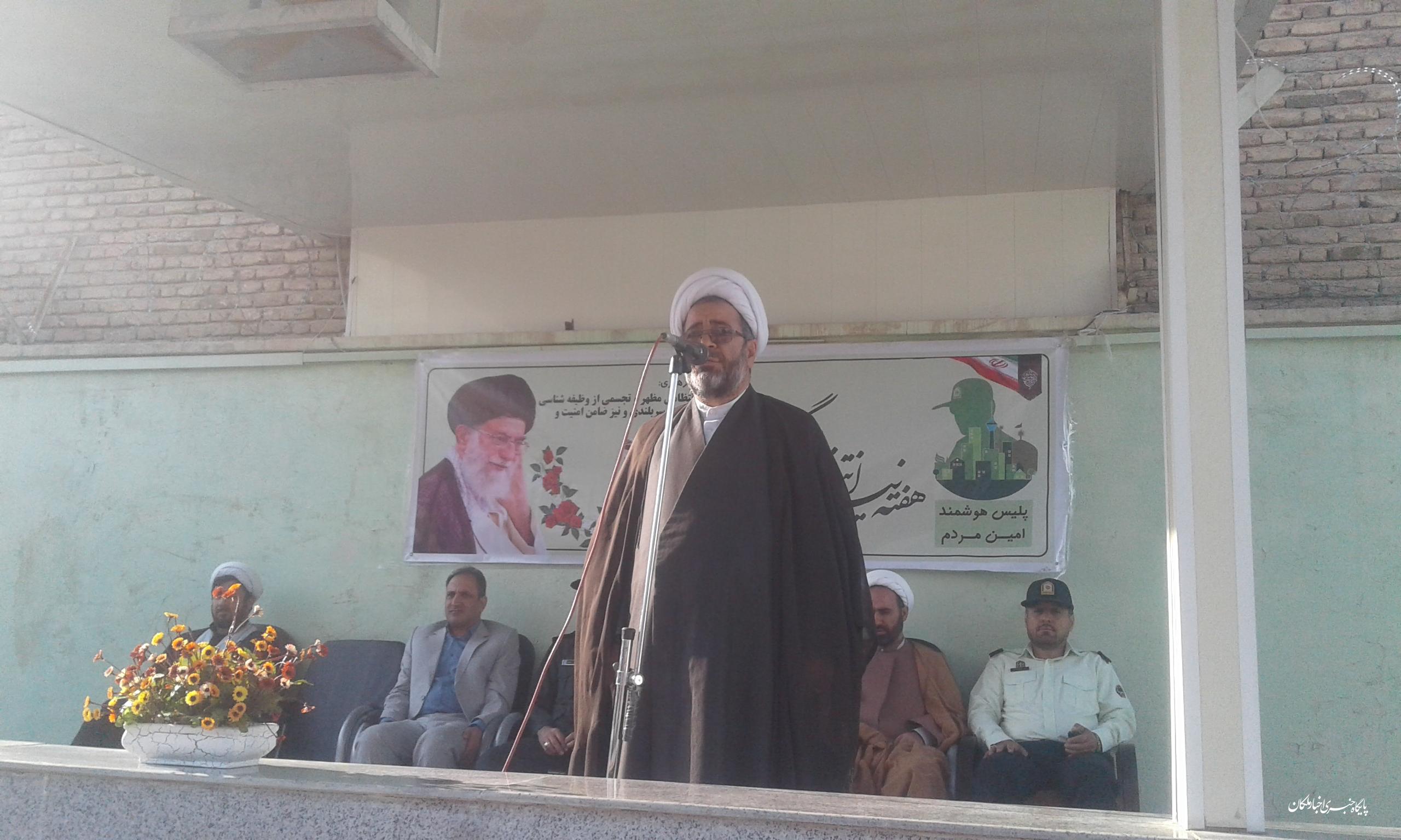 نیروی انتظامی امروز مورد اعتماد ملت و پناهگاه و امید مردم واقع شده است