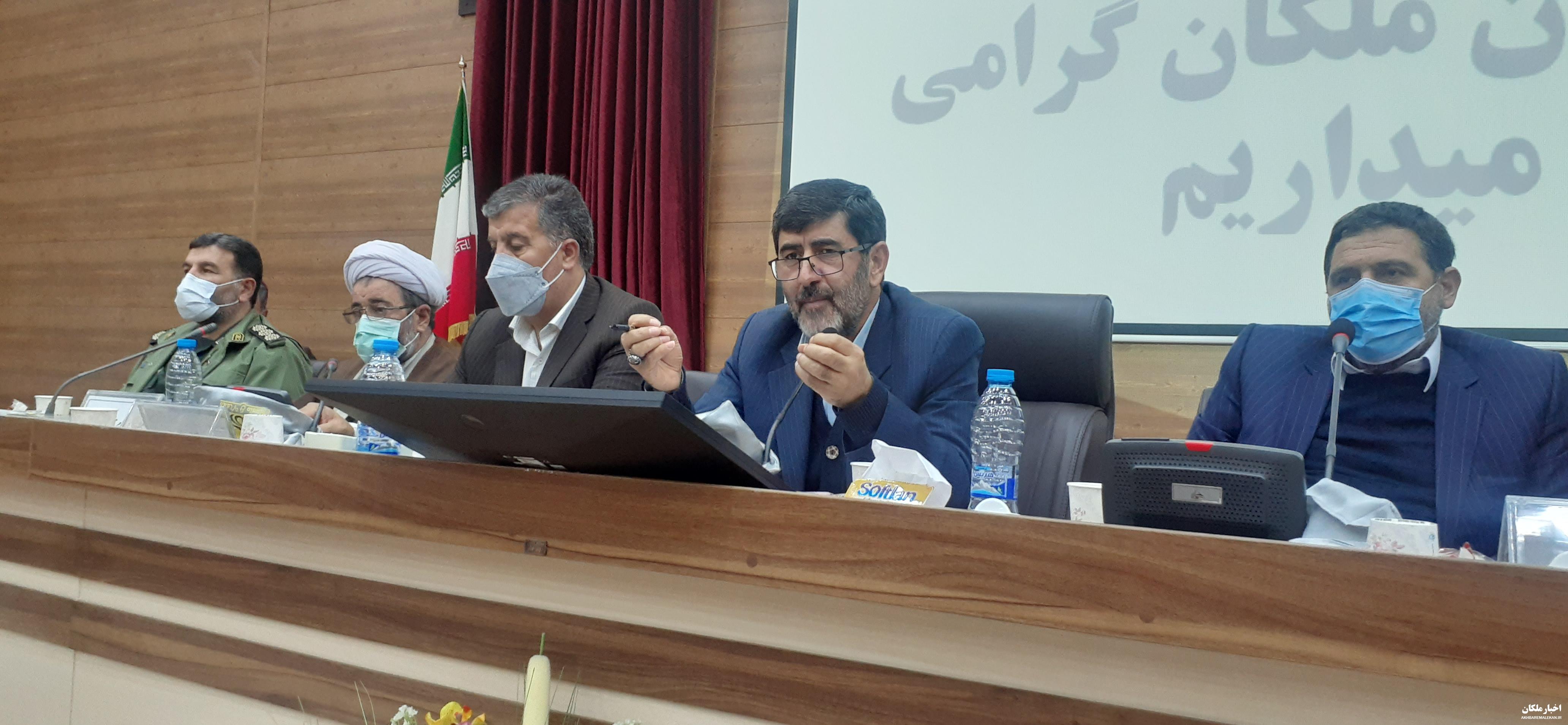 مردمی بودن،امید دادن ،انقلابی گری و ساده زیستی از شاخص های یک مدیر انقلابی است