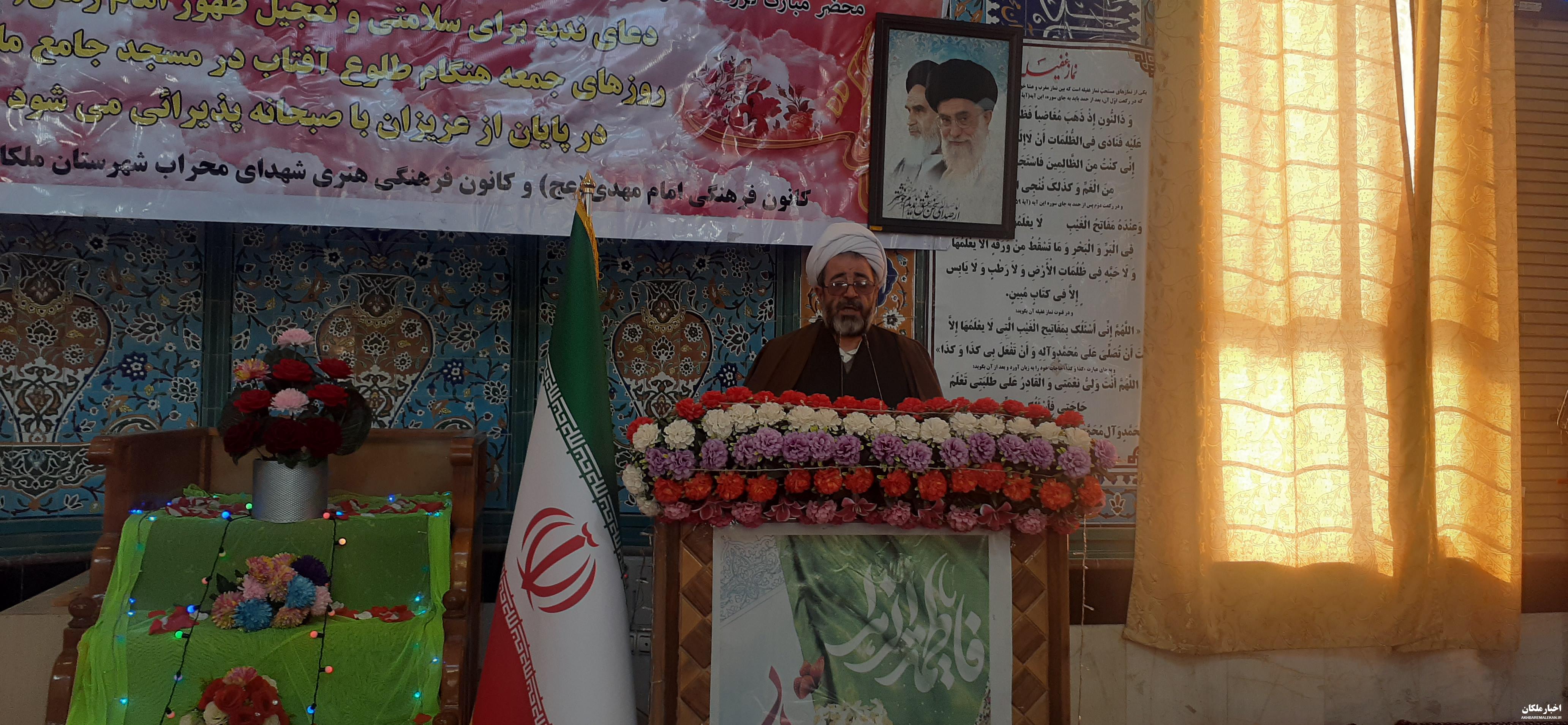 محکومیت نشریه فرانسوی به مرجعیت توسط امام جمعه و نمازگزاران ملکانی