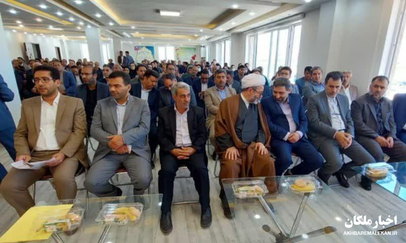 همایش باشکوه بزرگداشت روز کار و کارگر در شهرستان ملکان برگزار شد