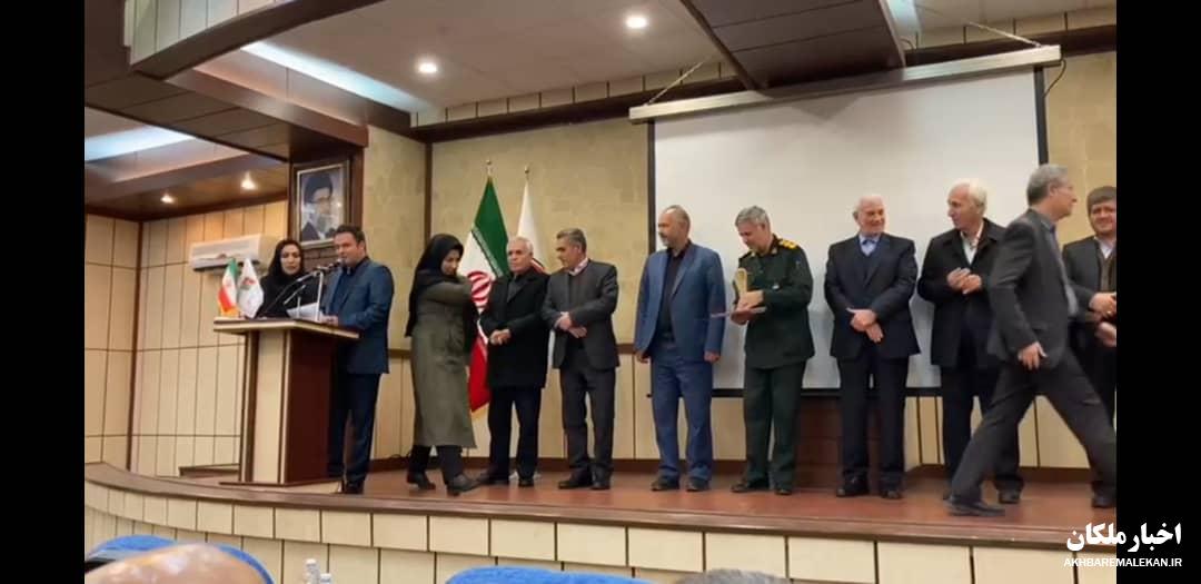 تجلیل از خانم داداشی تنها راننده پایه یک بین المللی شهرستان ملکان
