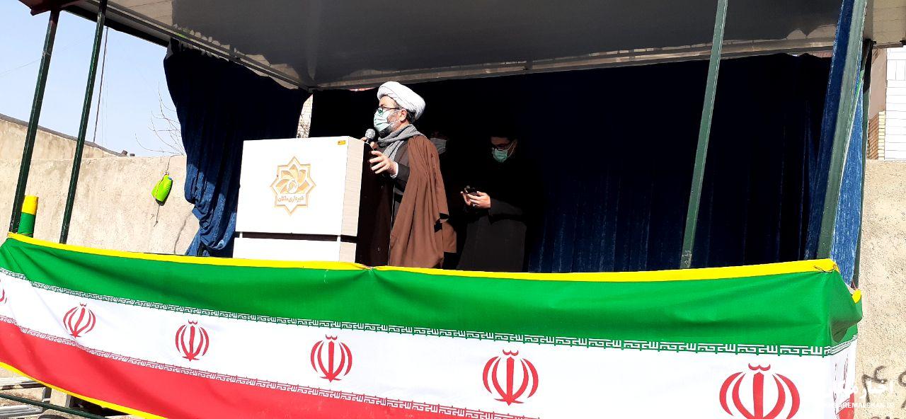 استقلال و امنیت و پیشرفت های علمی کشور مرهون خون شهدا است