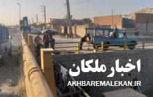 رفع مشکل ناشی از برخورد کامیون کمپرسی با خطوط آب در شهر ملکان