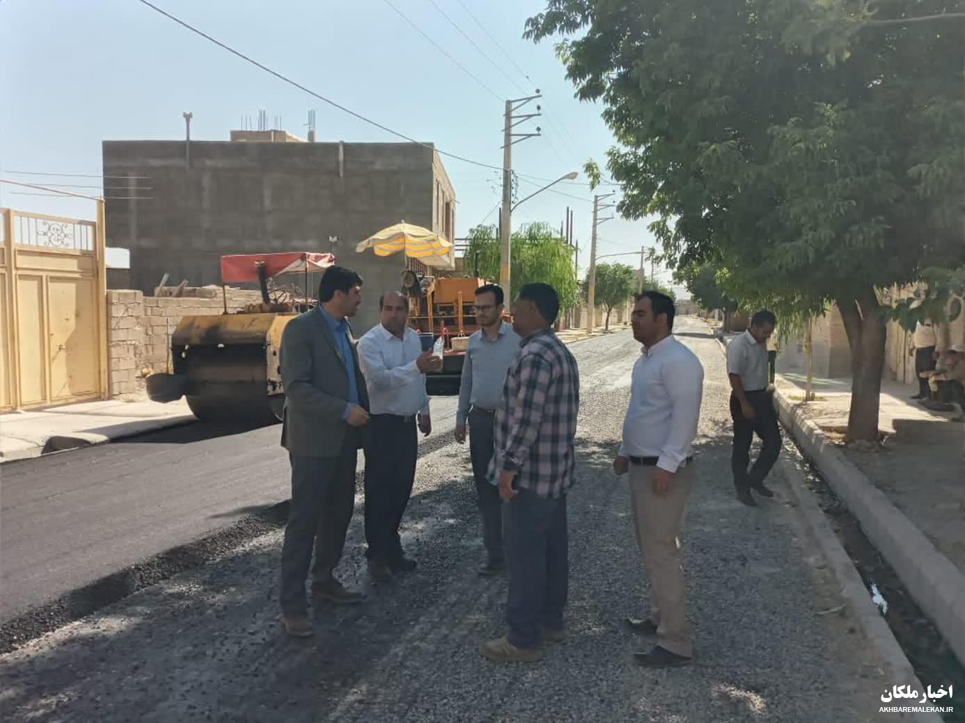 بازدید مدیر بنیاد مسکن از عملیات آسفالت روستای حسین آباد شهرستان ملکان