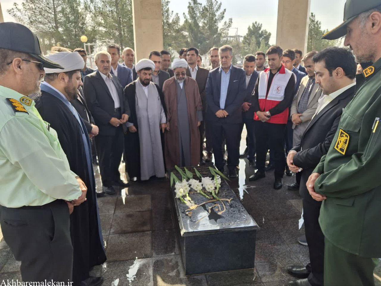 شهیدان رجایی و باهنر الگوی مناسبی برای مردم و مسئولان کشور بودند