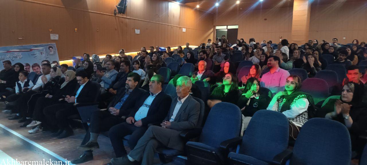 جشن ولادت با سعادت حضرت زینب (س) ویژه اصحاب فرهنگ و هنر در اداره فرهنگ و ارشاد اسلامی ملکان برگزار شد