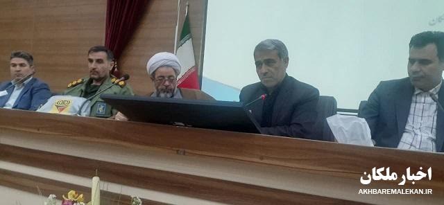 انتقاد فرماندار ملکان از سخت گیری ها در ارائه تسهیلات بانکی و فراهم کردن نارضایتی مردم در برخی شعب بانکی