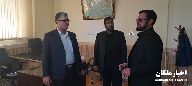 بازدید سر زده فرماندار لیلان از درمانگاه و اداره برق