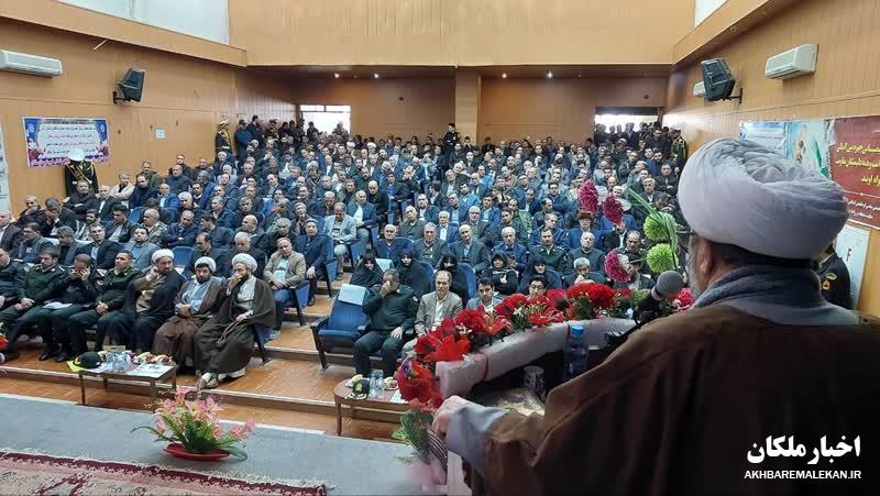 آیین تکریم و معارفه فرمانده انتظامی شهرستان ملکان برگزار شد