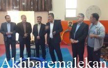 تشک کشتی اهدایی اداره کل ورزش و جوانان استان به مدرسه قمر بنی هاشم ملکان تحویل شد