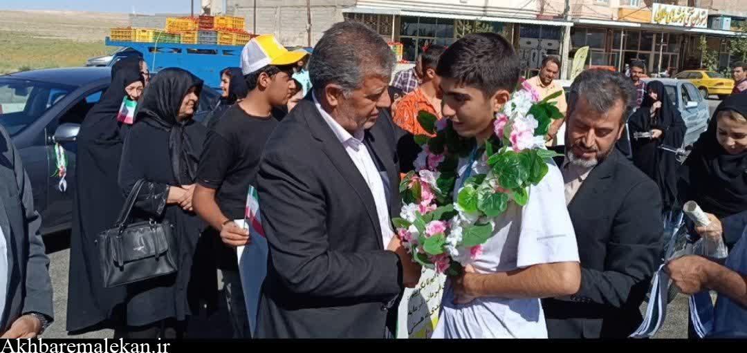 استقبال پرشور مردم و مسئولین شهرستان ملکان از نایب قهرمان کاراته جوانان آسیا