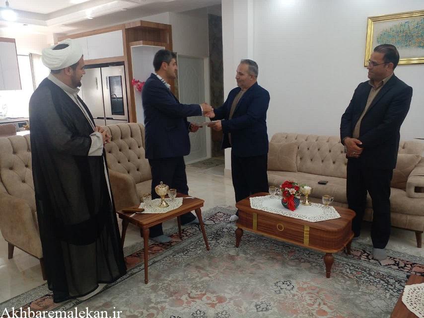 بخشدار بخش مرکزی شهرستان لیلان برای تجلیل از اعضای شورای اسلامی به روستای گدکلو رفت