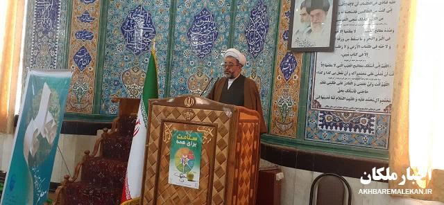 تقدیم هزاران شهید والامقام از جامعه کارگری و معلمان نشانگر عمق وفاداری این دو قشر نسبت به انقلاب اسلامی است