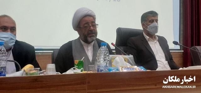 توصیه امام جمعه ملکان به برخی مسئولین:به جای جناح بازی و دوست بازی به مردم خدمت کنید و شوراها را در انتخاب شهردار تحت فشار قرار ندهند